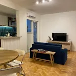 Julia\'S House