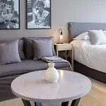 Jade Amazing Studio
