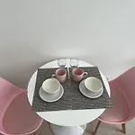 Clover Apartment Studio