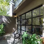 Apartamento Con Terraza Y Plantas