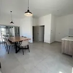 Estudio Con Balcon Y Piscina- 5K