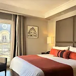 Carles Hotel