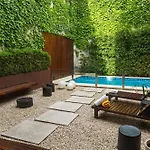 Lemon Suites