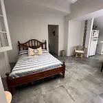 Acogedor Estudio En Zona Residencial