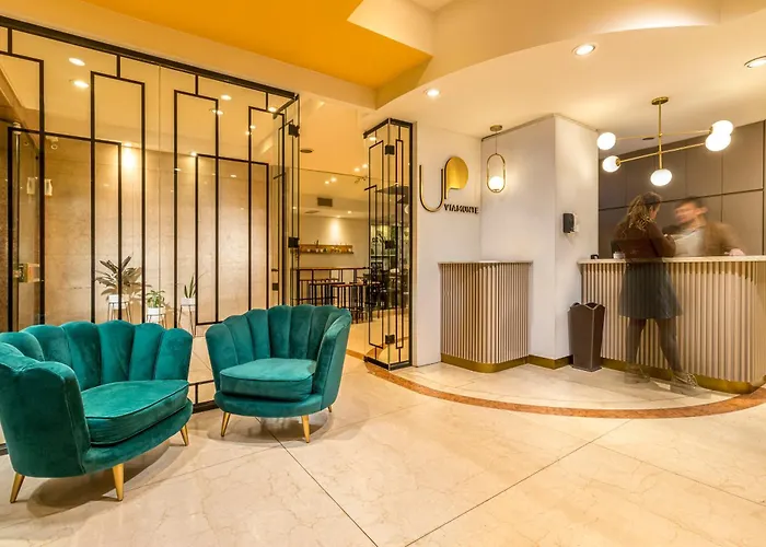 Up Viamonte Hotel