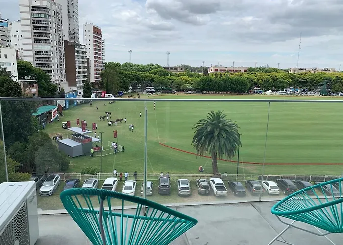 Frente Al Polo Apartments. Canitas