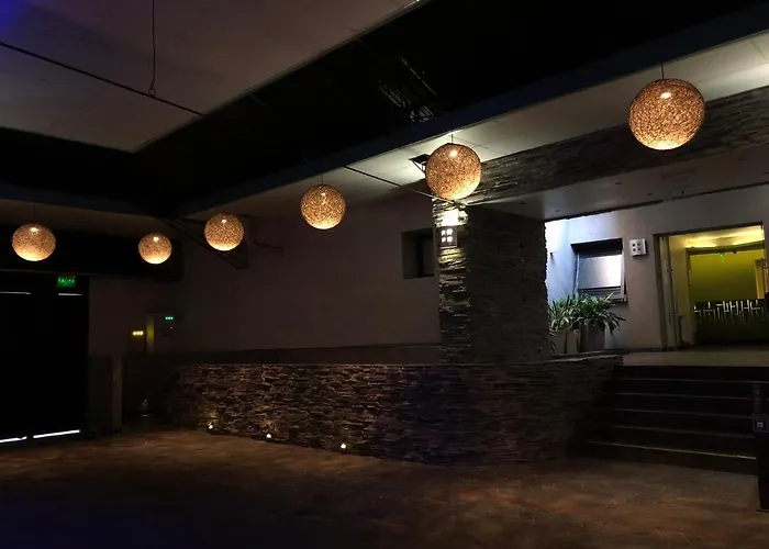 Uman Hotel Alojamiento