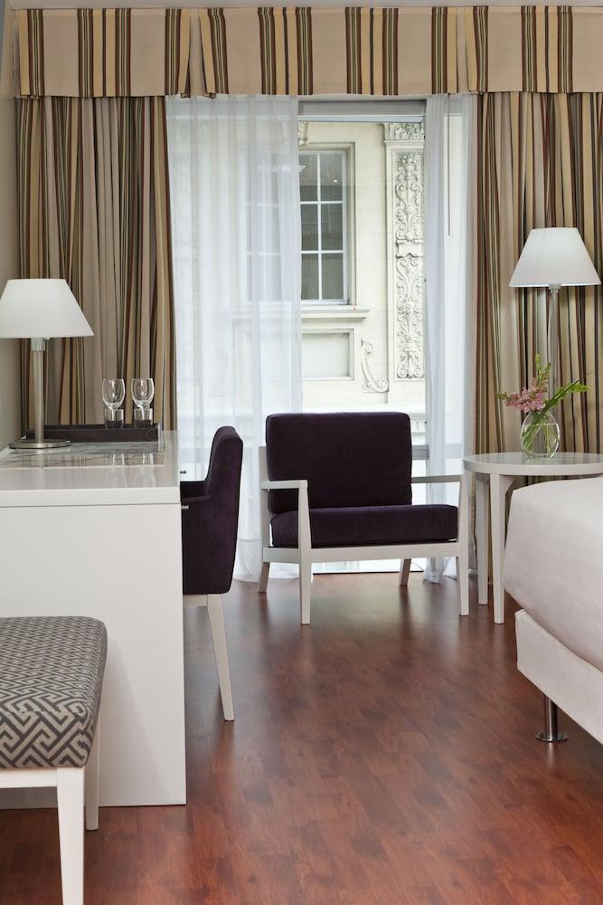 Hotel Nh Latino 4*