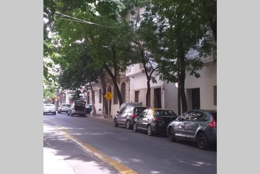 Muy Comodo Y Cerca De Todo, Ideal Para Jovenes ! Buenos Aires