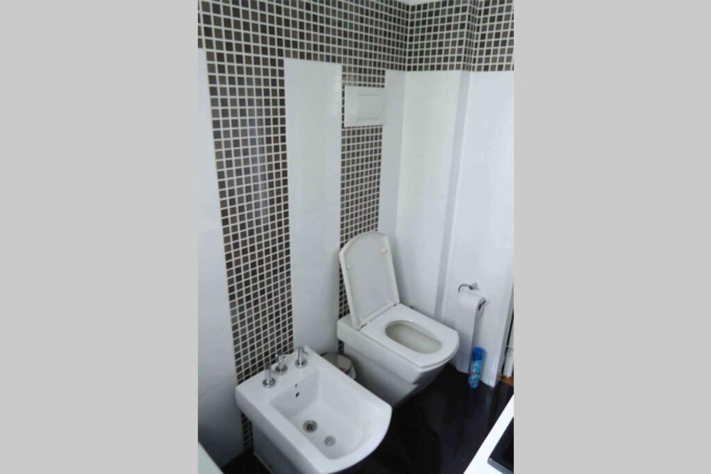 Apartment Best Location In Caballito, Buenos Aires, 80 M2