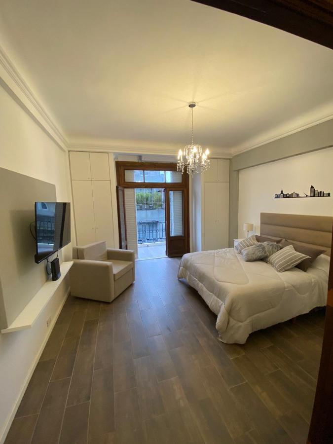 Apartment Tango *