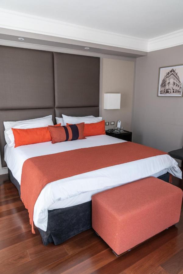 Carles Hotel 4*