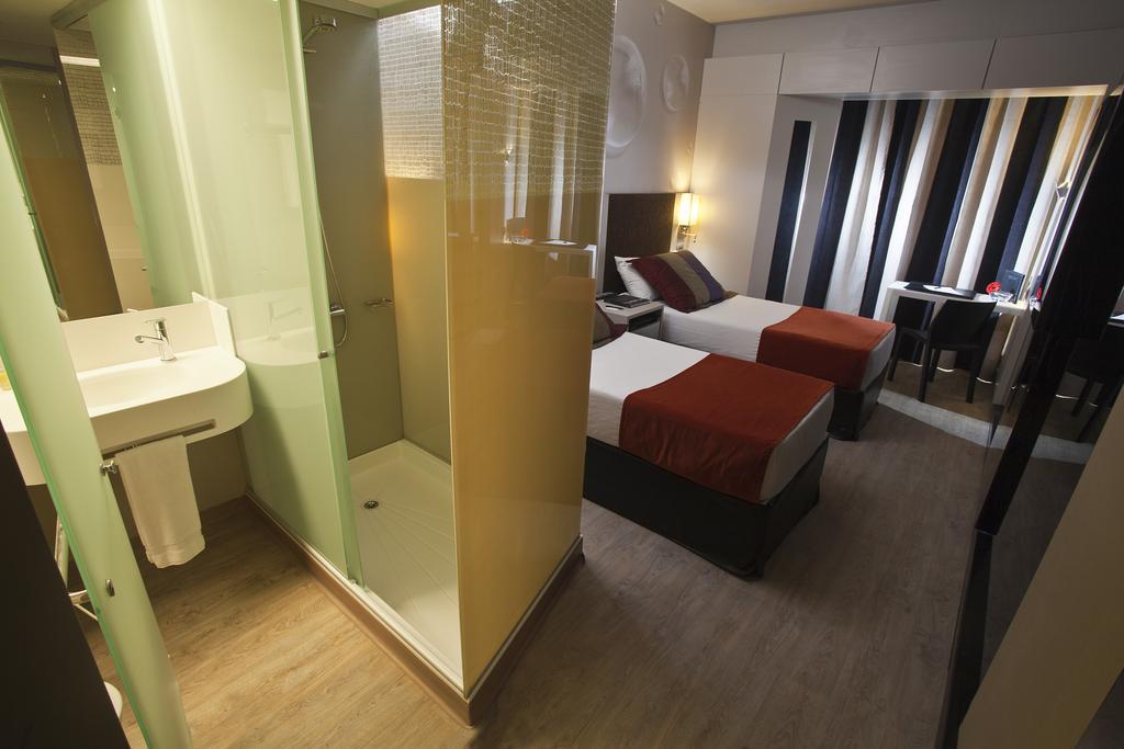 Hotel Two 3*