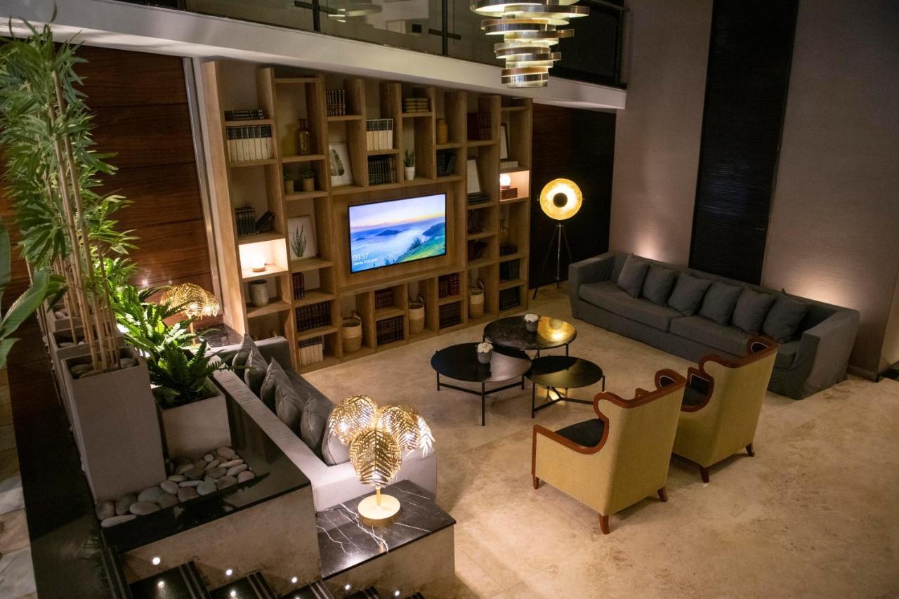 Grand King Hotel 4*