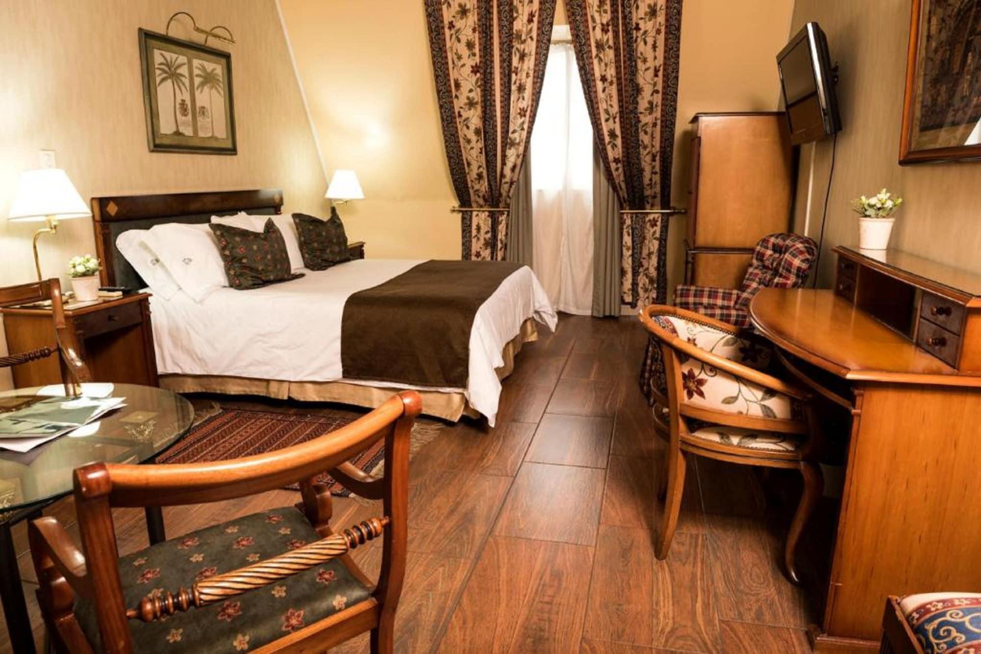 Mayflower Hotel 3*