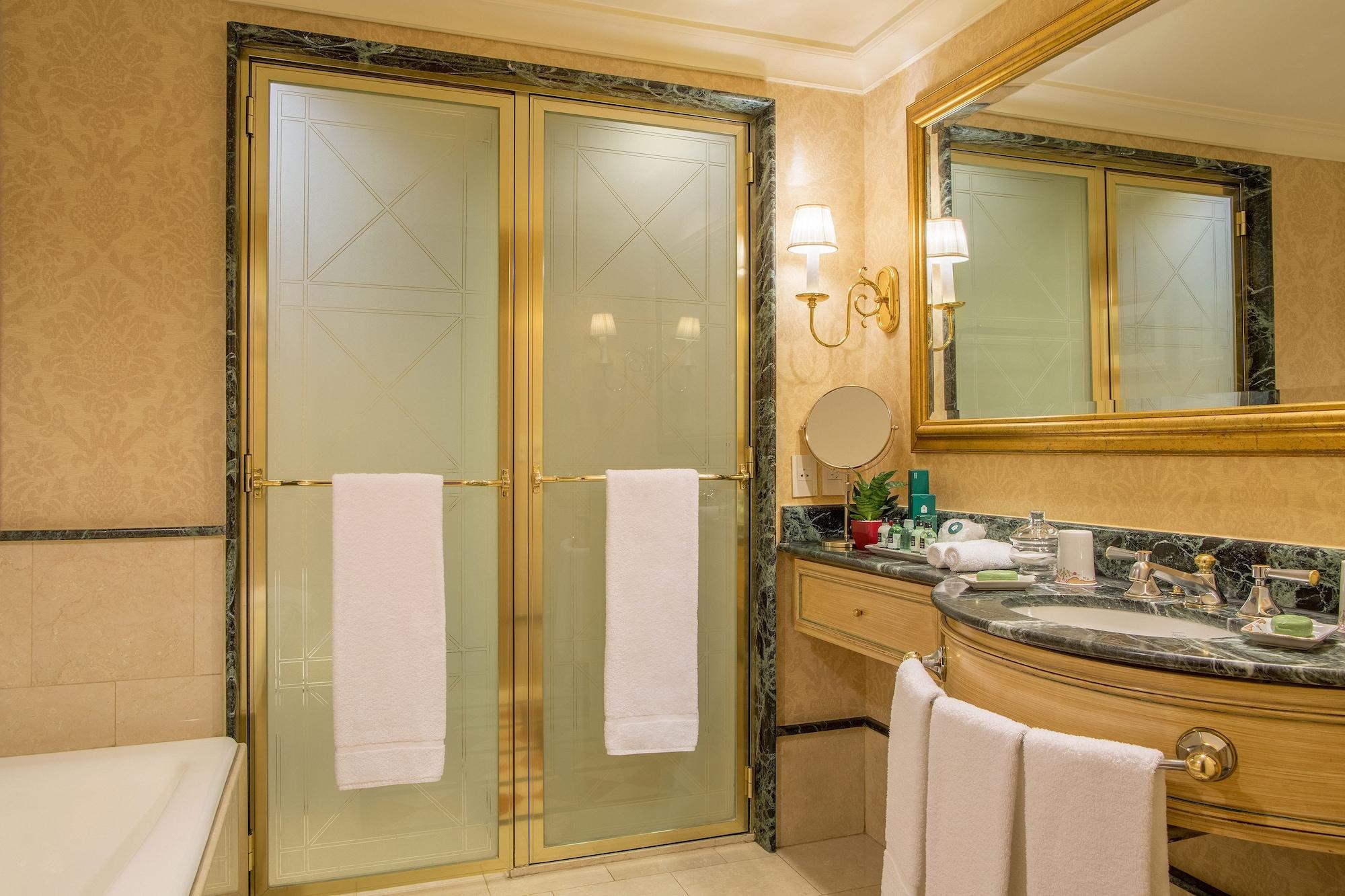 Park Tower, A Luxury Collection Hotel, Hotel 5*