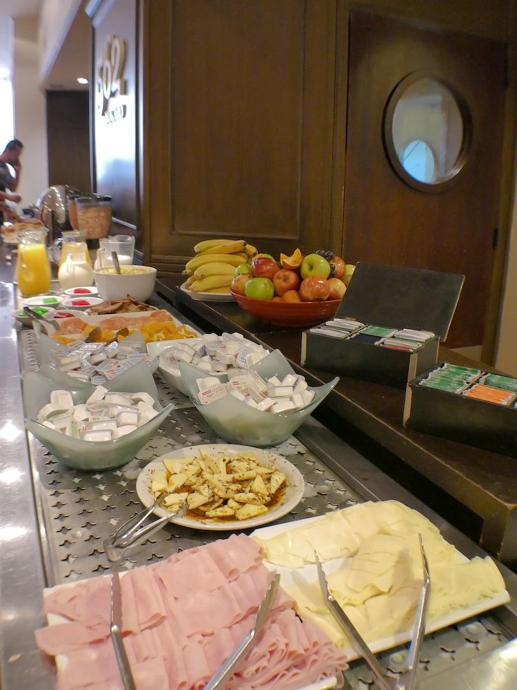 562 Nogaro Hotel 4*