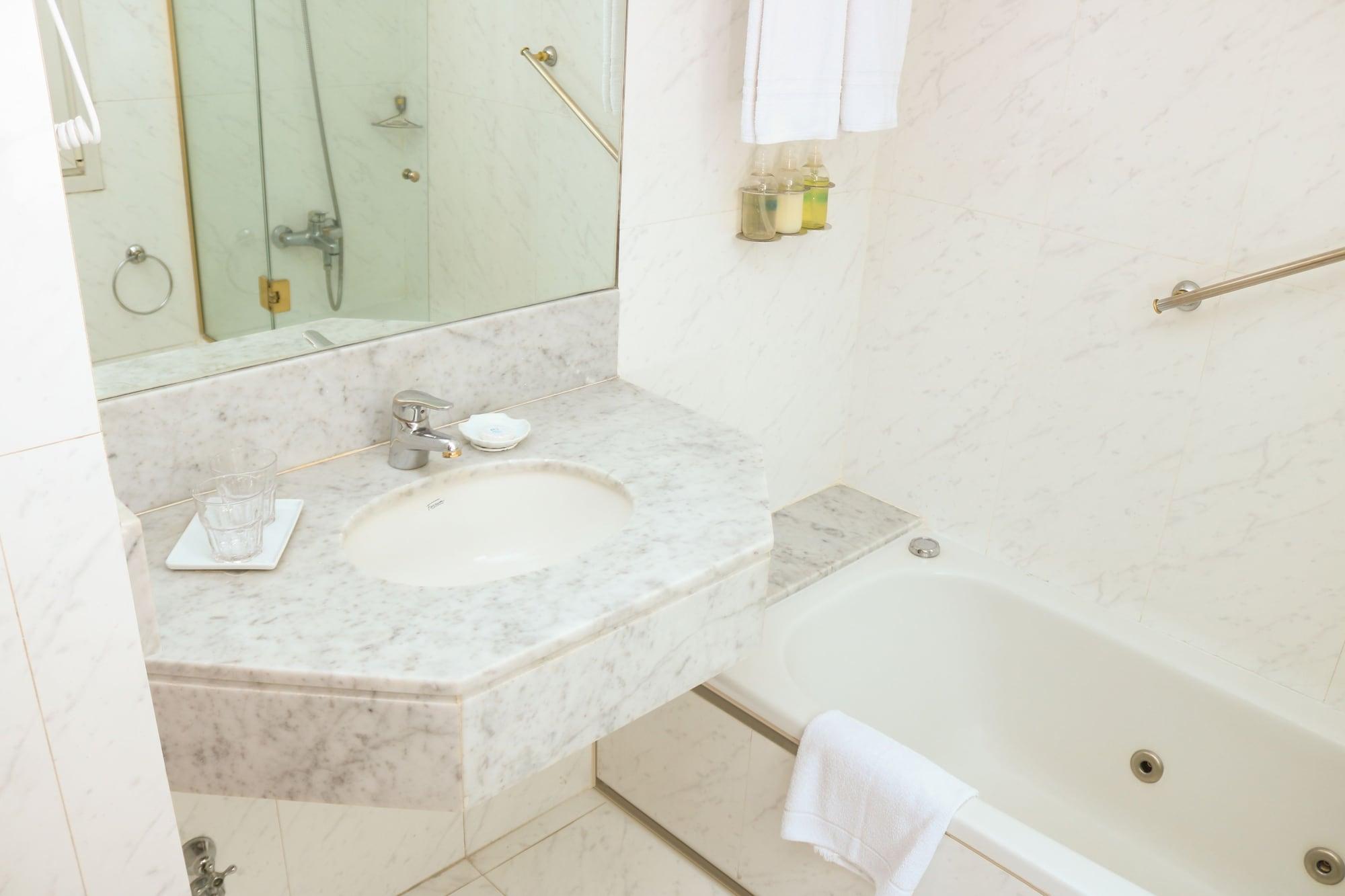 Cyan Americas Towers Hotel 4*