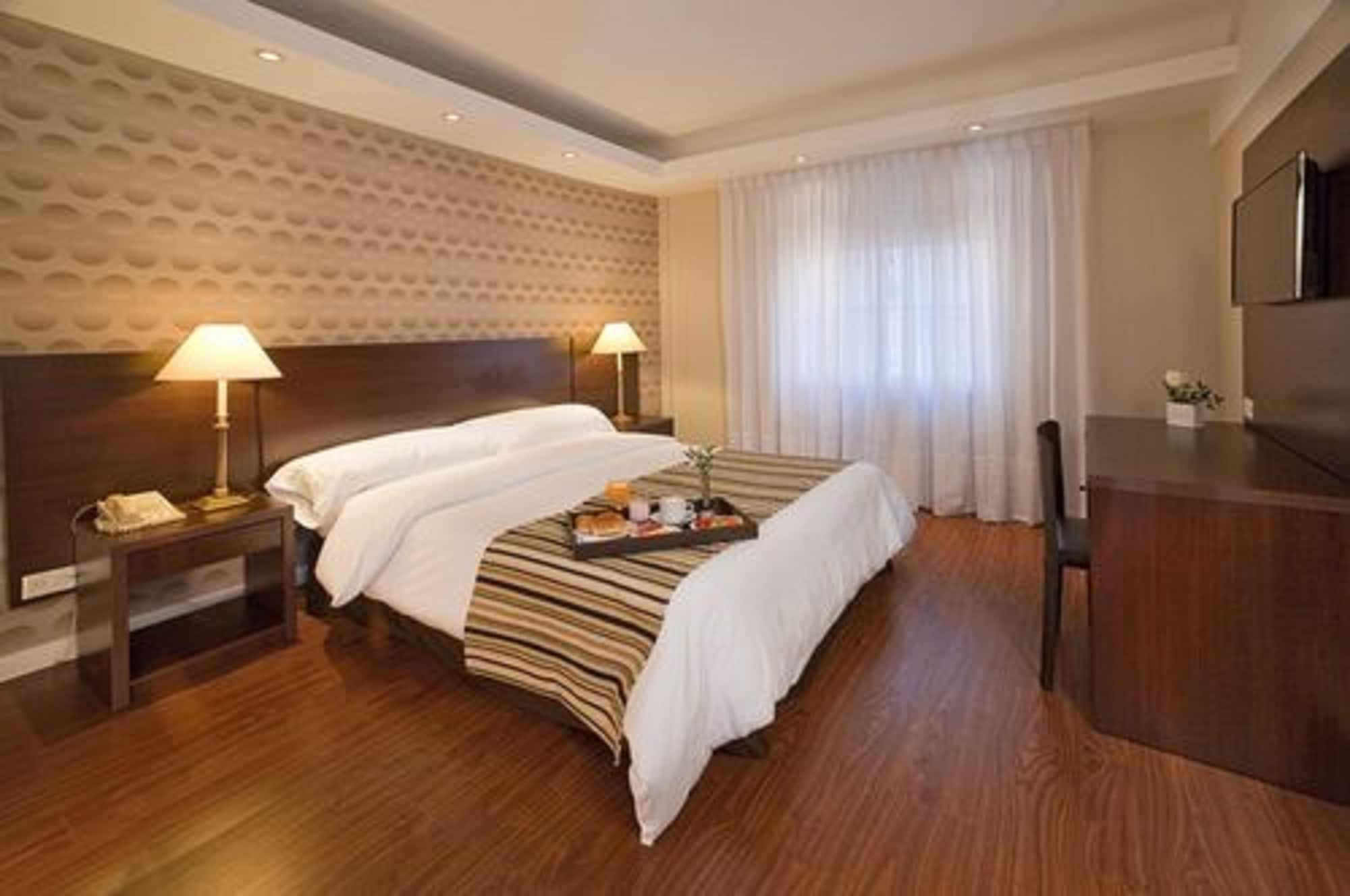 Hotel Dora 4*