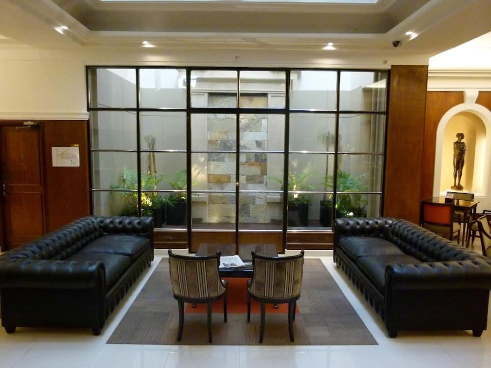 Dora Hotel