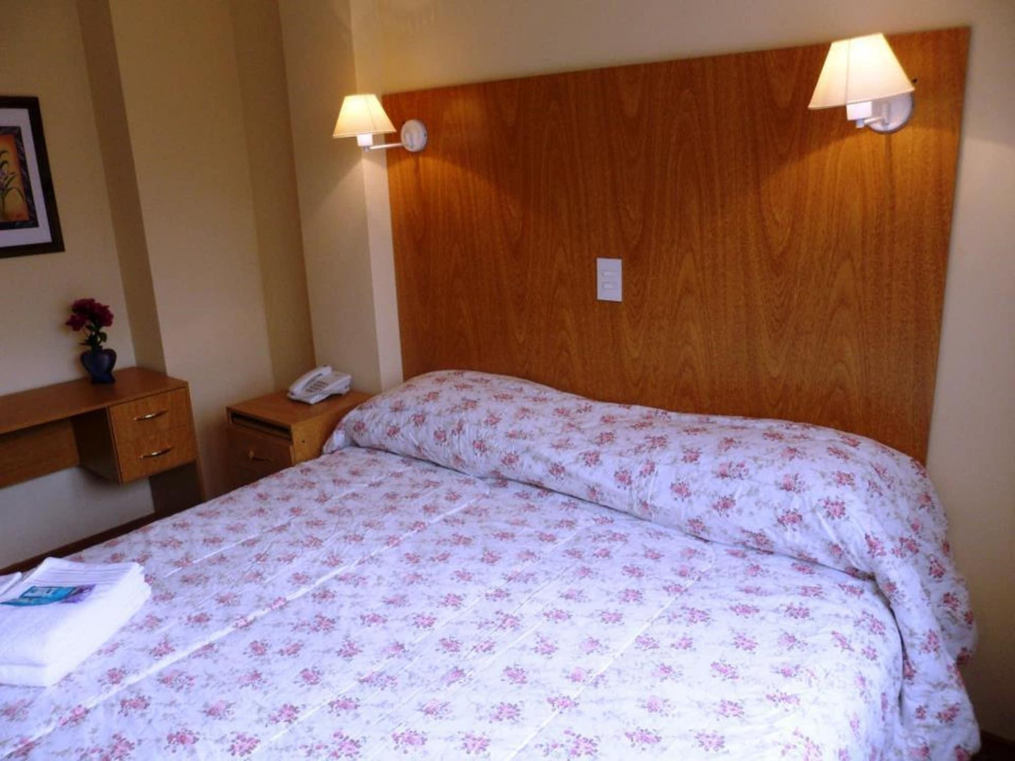 Juramento De Lealtad Townhouse Hotel 3*
