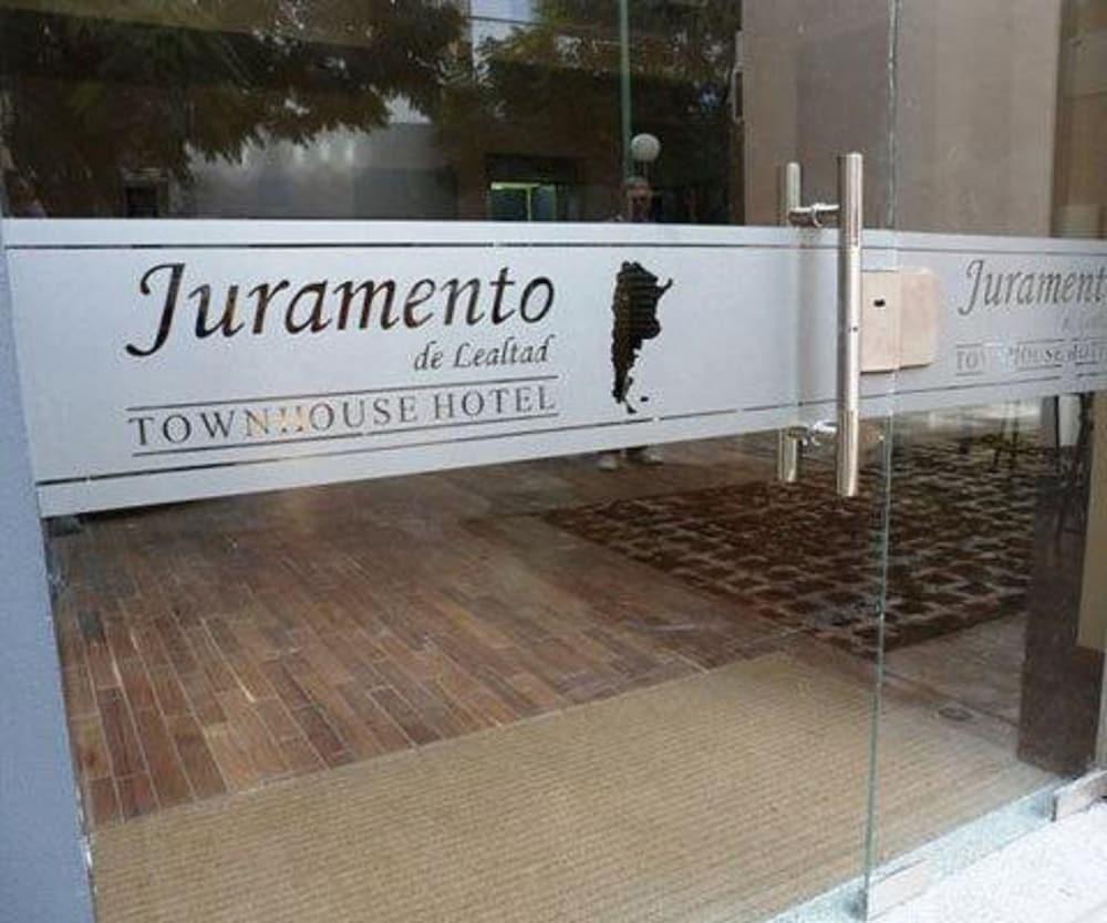 Hotel Juramento De Lealtad Townhouse 3*