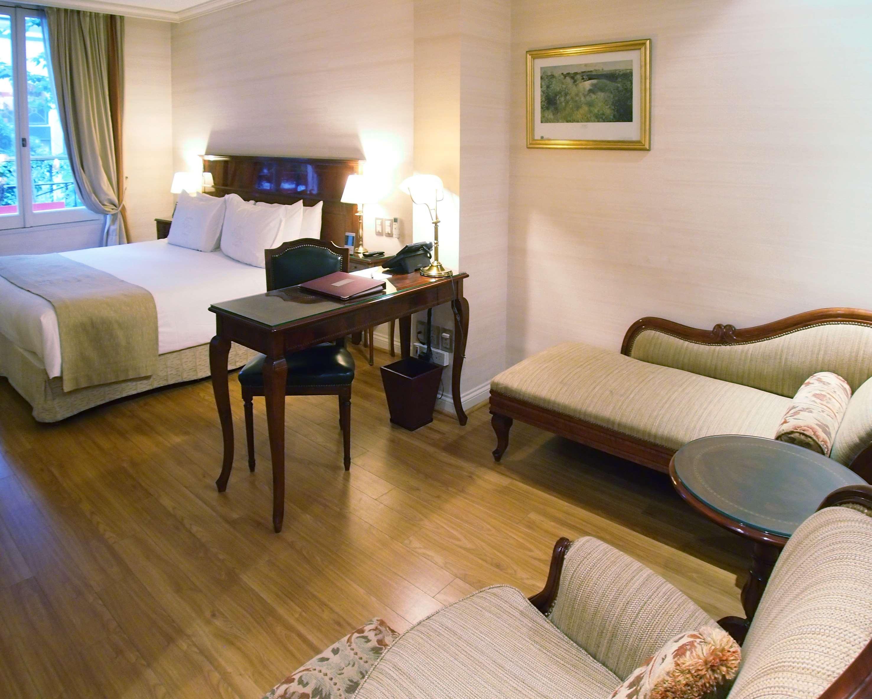 Melia Recoleta Plaza 5*