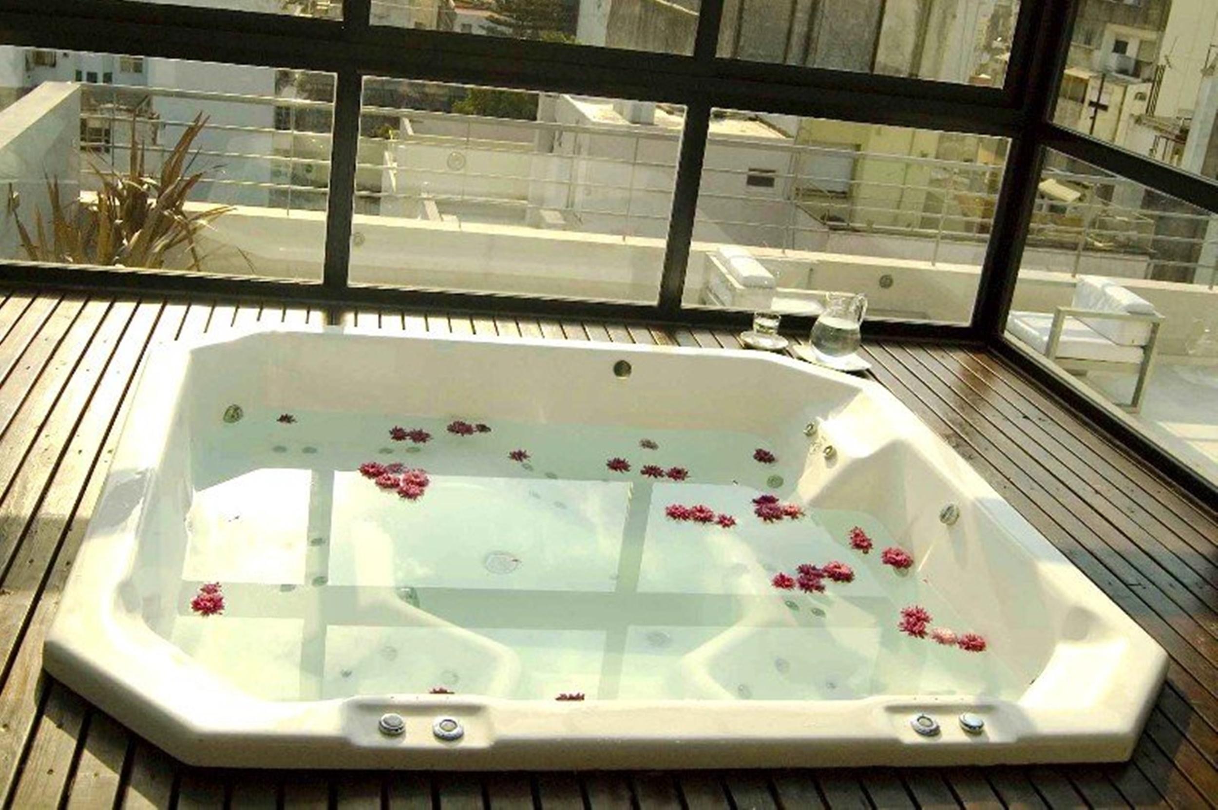 Monserrat Aparthotel 4*