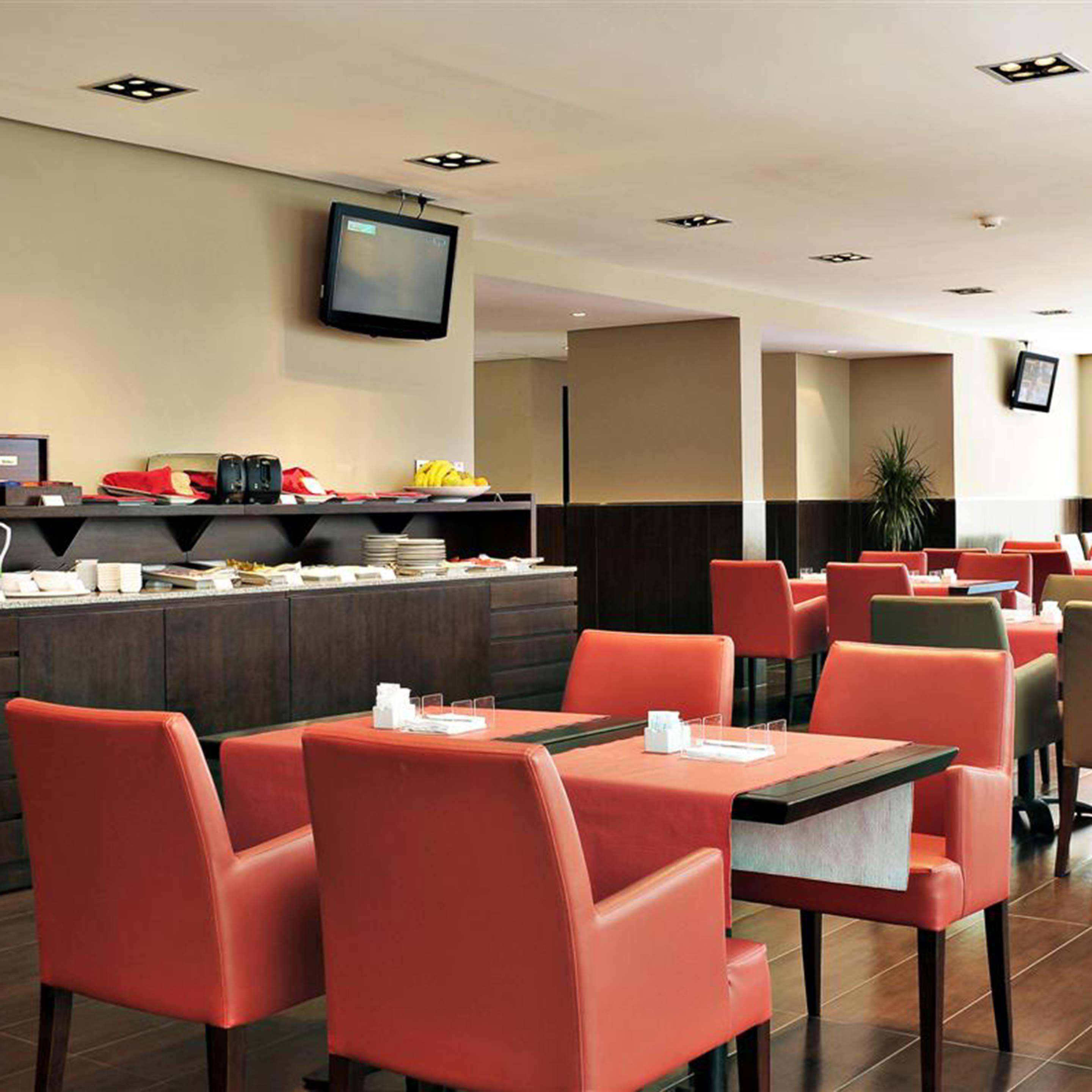 Hotel Htl Baires