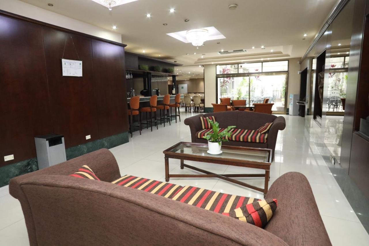 Hr Esmeralda Luxor Hotel