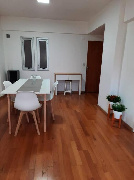 Apartment Hermoso Dto, Muy Luminoso De 68 Mts, Con Balcon. Buenos Aires