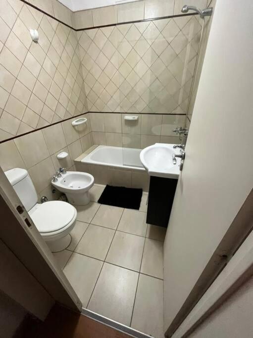 Apartment Hermoso Dto, Muy Luminoso De 68 Mts, Con Balcon. *