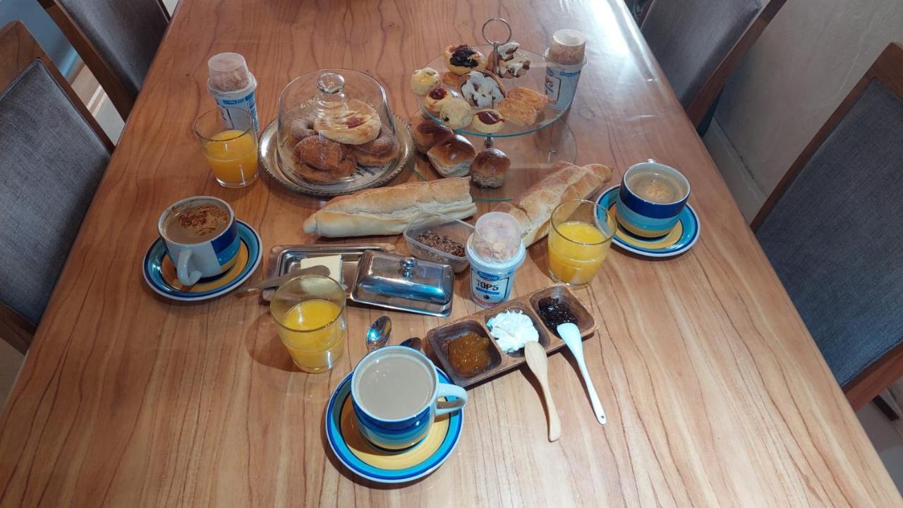 Casa Boutique Buenos Aires, Desayuno Y Traslado Gratis Aeropuerto Ezeiza Casa de férias *