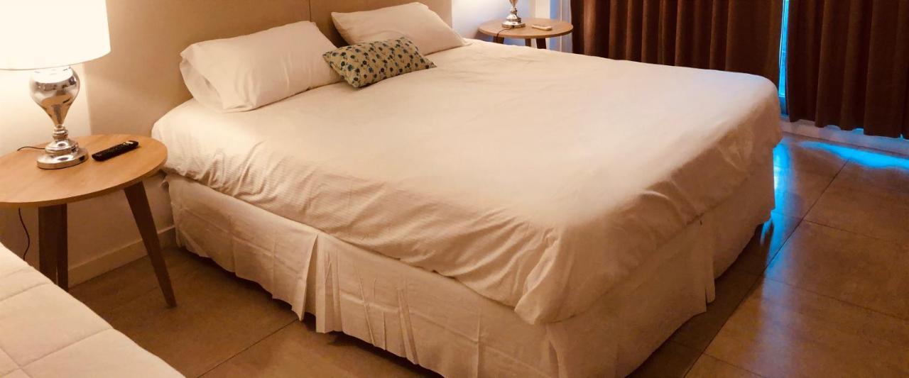 Apart Apartment *