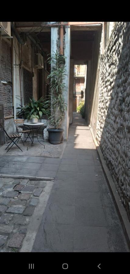 Carmensita Depto A 2 Cuadras De Belgrano Y 9 De Julio Antiguo Y Clasico Edificio De San Telmo Acceso 2do Piso Por Escalera Apartamento *