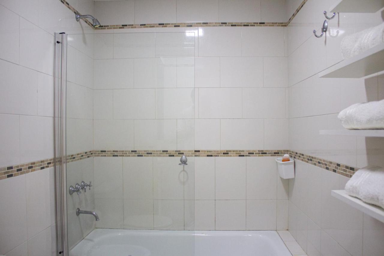 Departamento 3 Ambientes Con Balcon Y 2 Banos * Buenos Aires