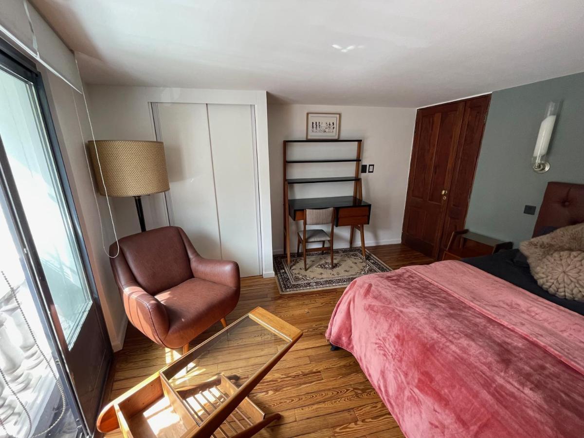 Le Petit Palais Bed & Breakfast