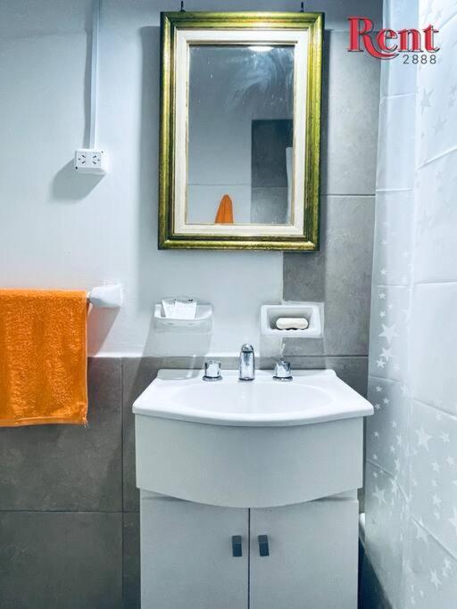 Rent Rodriguez Pena Apartment *