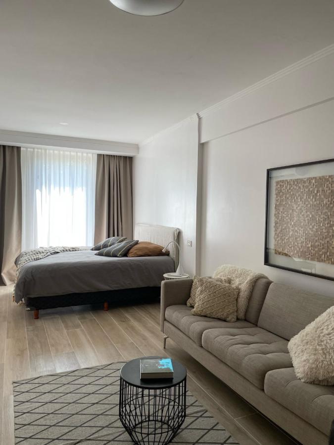 Estudio Deco Armani Recoleta Apartment