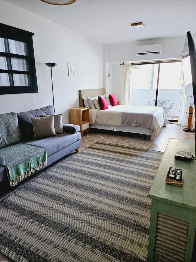 Juncal 2736 Studio Apartment