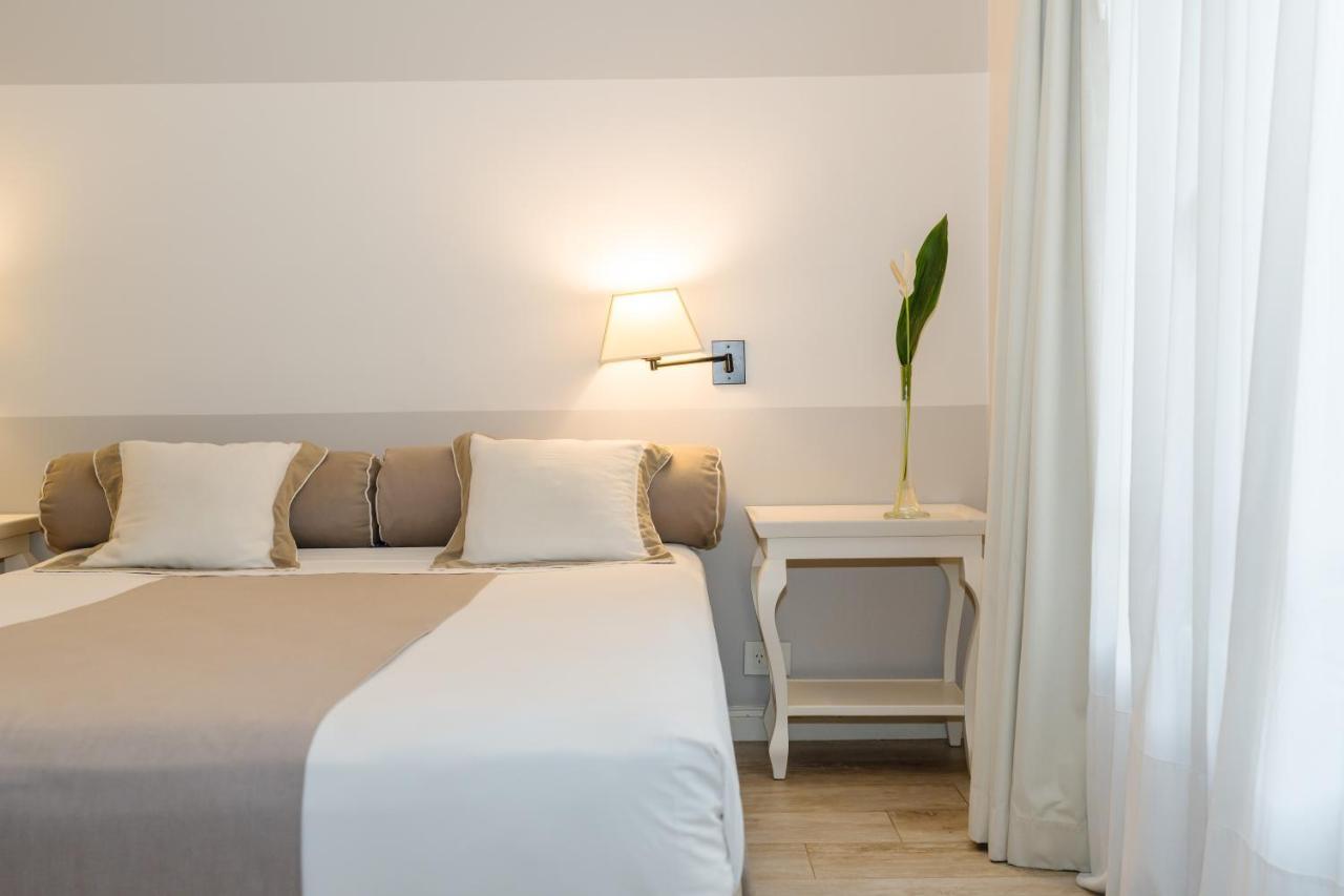 Loi Recoleta Hotel