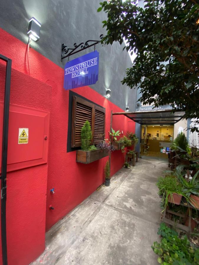 Juramento De Lealtad Townhouse Hotel 3*