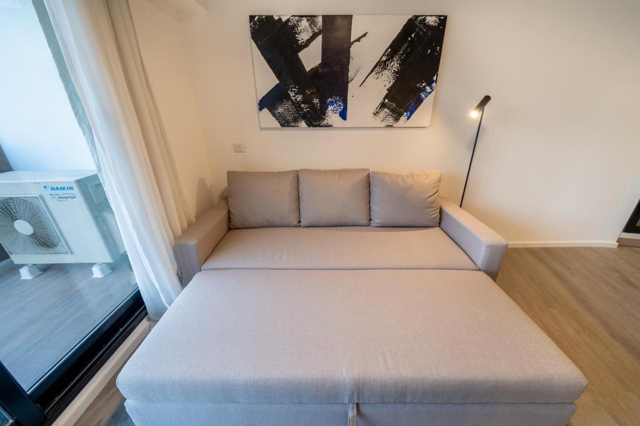 La Vie Palermo Hollywood Apartment