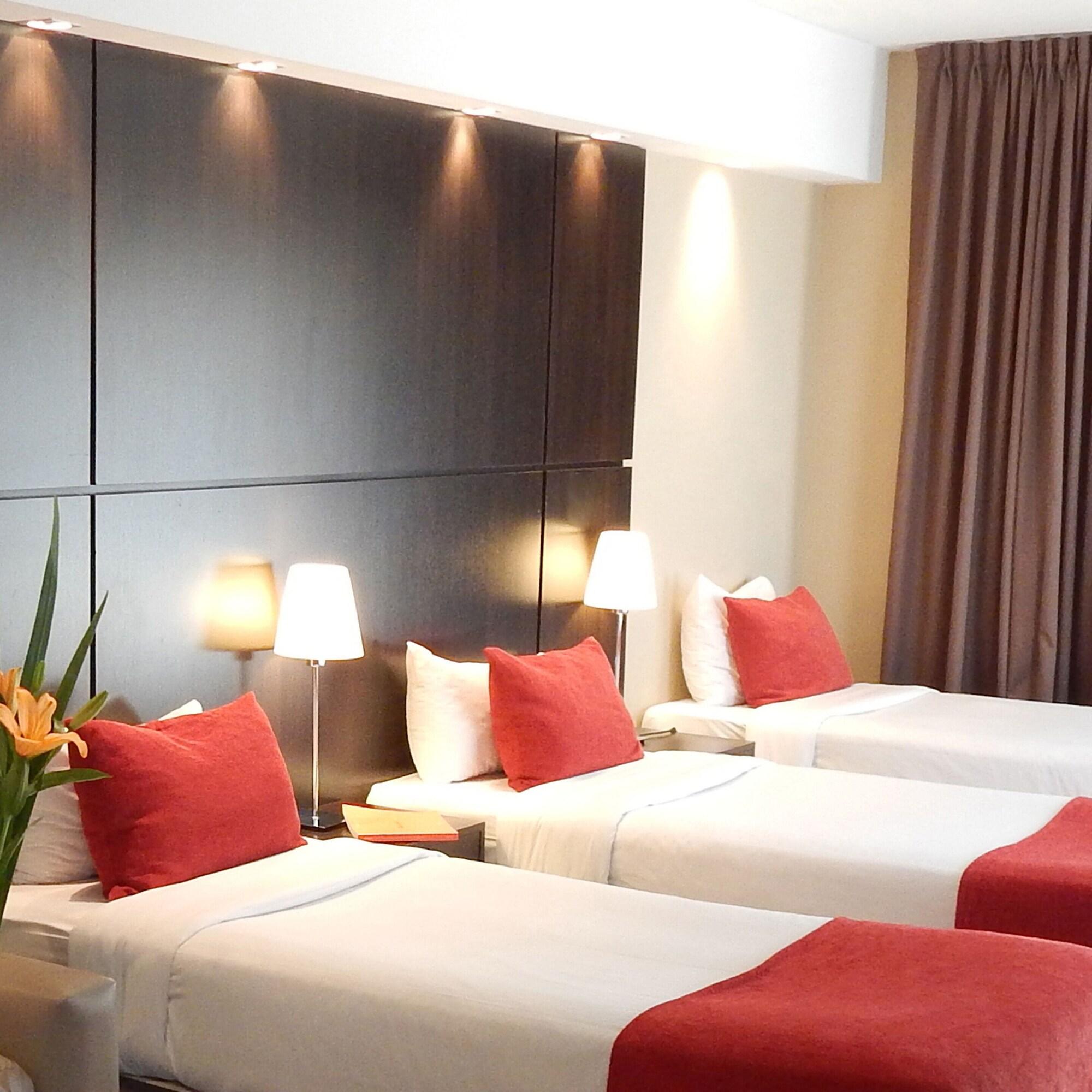 Hotel Htl Baires