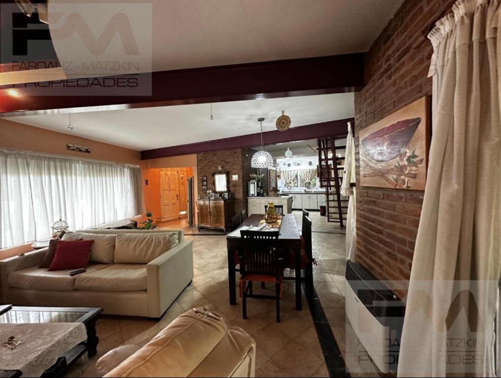 Casa En Country Banco Provincia Holiday home *