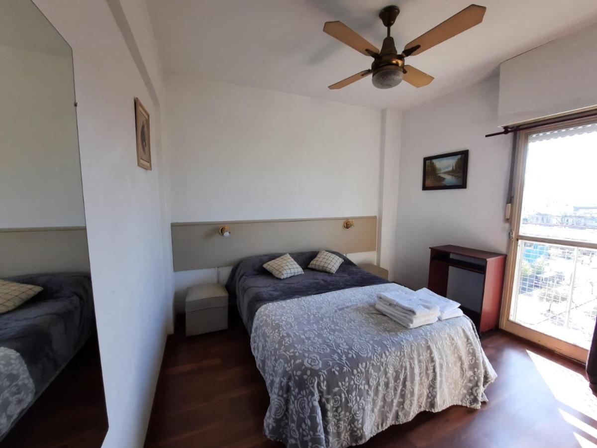 Apartamento Sobre Av Rivadavia Con Wifi Luminoso Amplio Y Comodo Depto