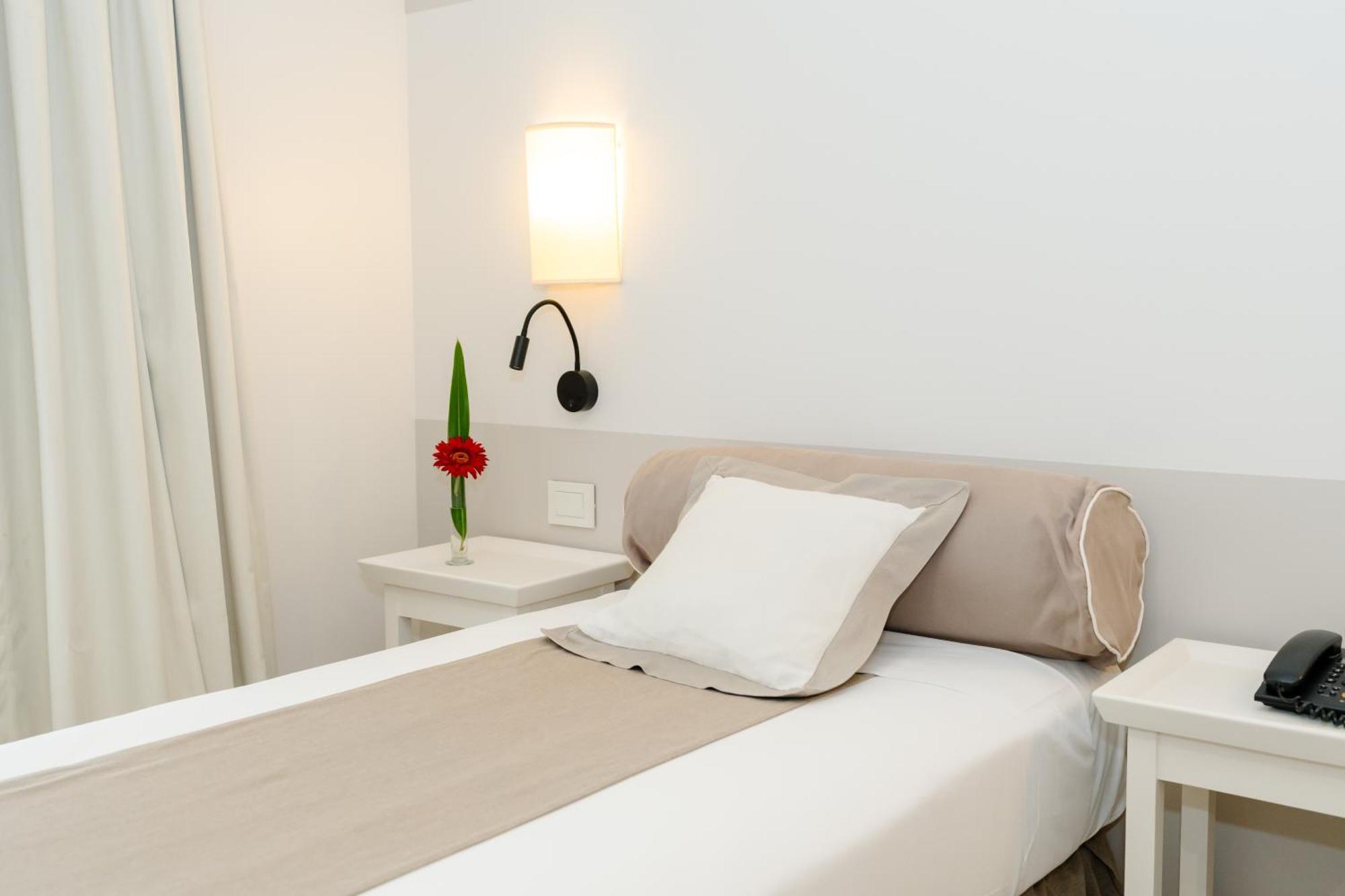 Loi Recoleta Hotel