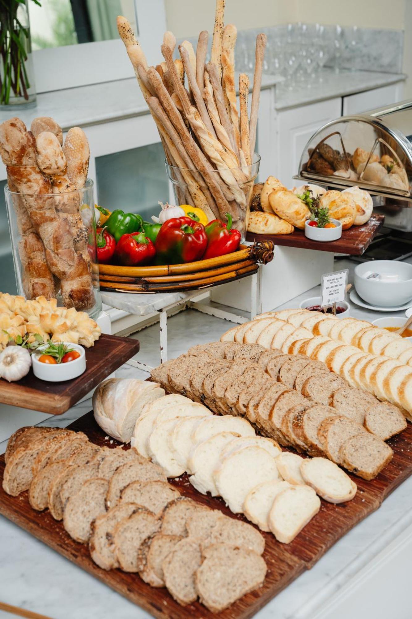 Loi Recoleta Hotel