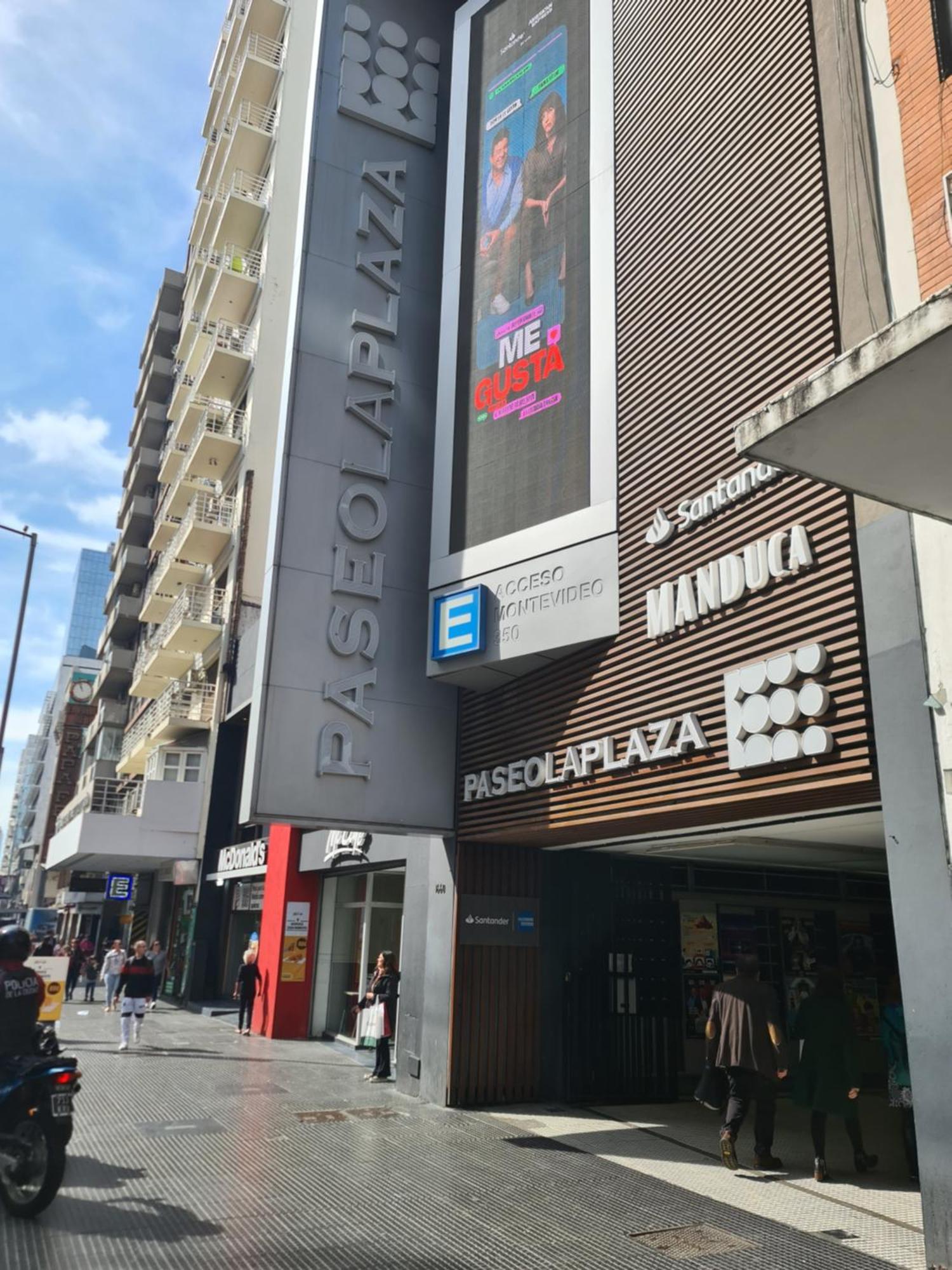Av. Corrientes 1670 - Paseo La Plaza - Apartment *
