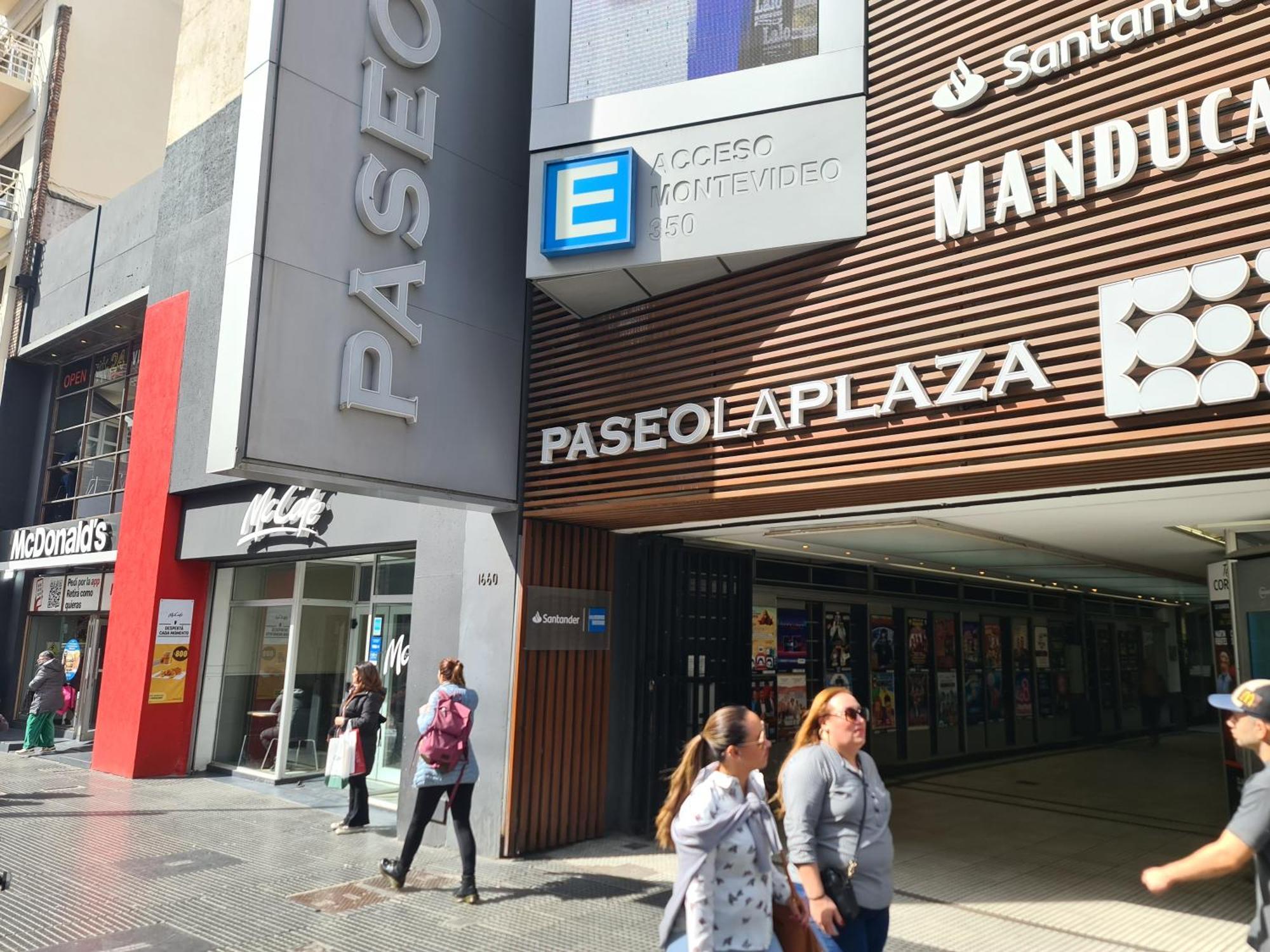 Apartment Av. Corrientes 1670 - Paseo La Plaza - *